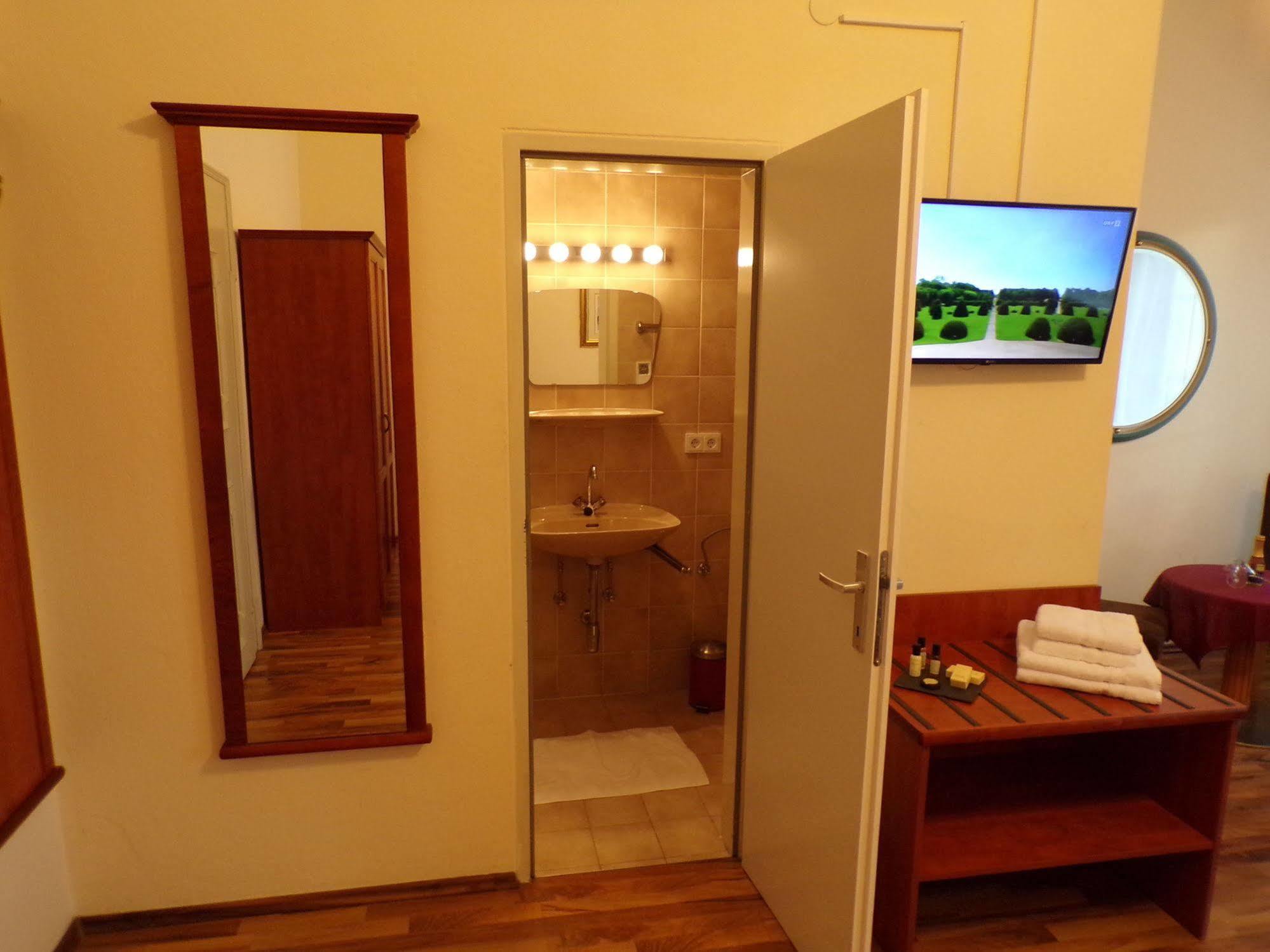 Pörtschach am Wörthersee Gaestehaus Residenz Lapeiner מראה חיצוני תמונה